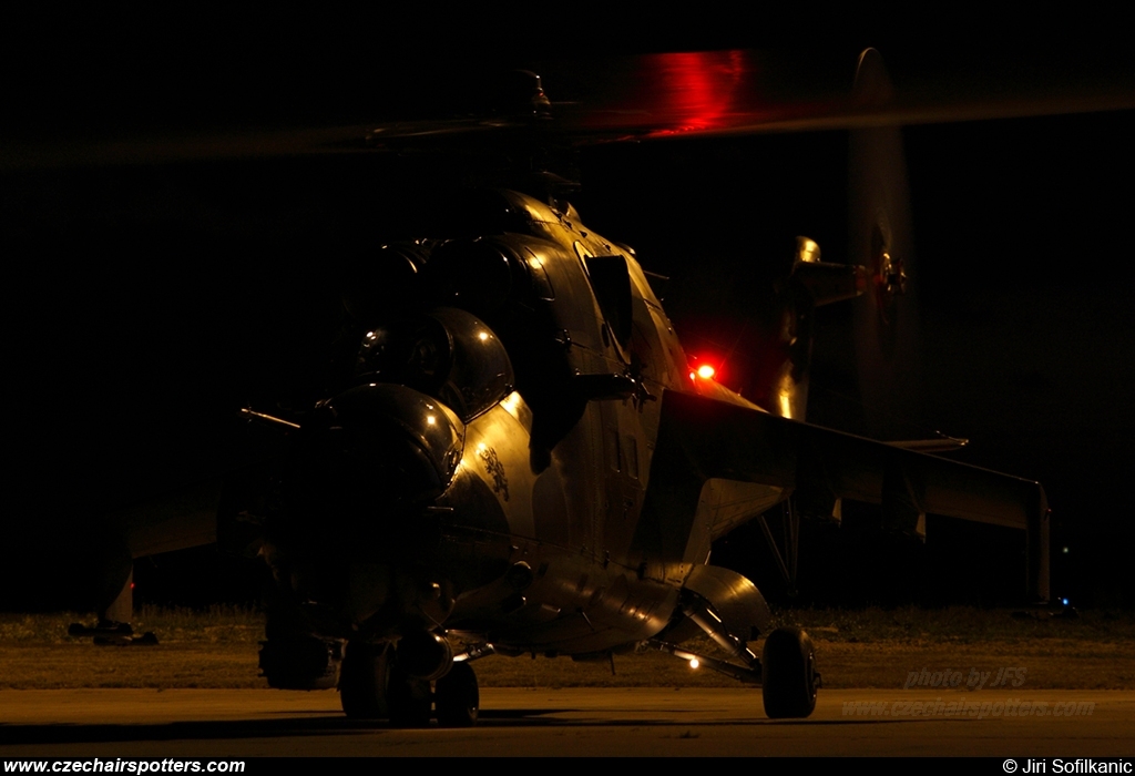 Czech - Air Force &ndash; Mil Mi-24V Hind 7354