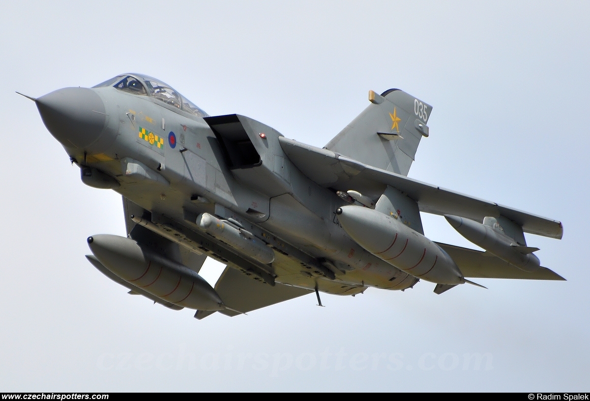 Royal Air Force – Panavia Tornado GR4 ZA 542 / 035