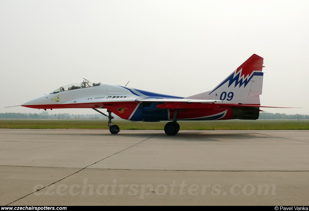 Russia - Air Force – Mikoyan-Gurevich MiG-29UB / 9-51 09