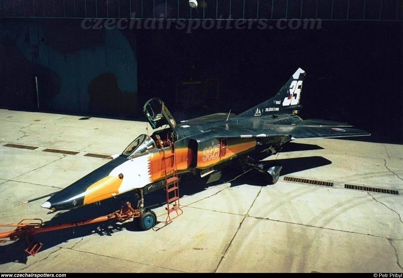 Czech - Air Force – Mikoyan-Gurevich MiG-23B/BN Flogger F/H 9825