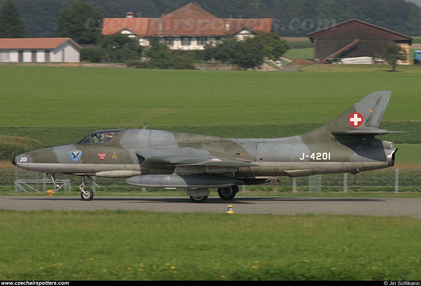 Swiss Hunter Team – Hawker Hunter T68 HB-RVR / J