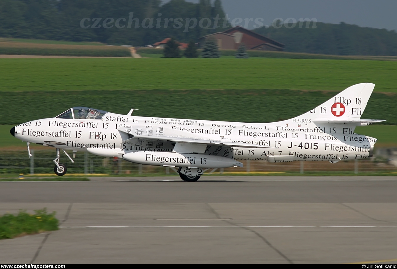 Swiss Hunter Team – Hawker Hunter T58 HB-RVS / J