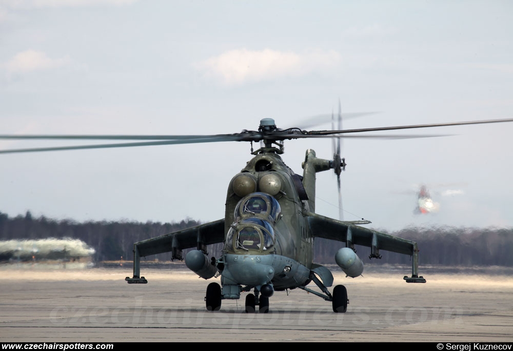Russian-VVS &ndash; Mil Mi-24P Hind 01