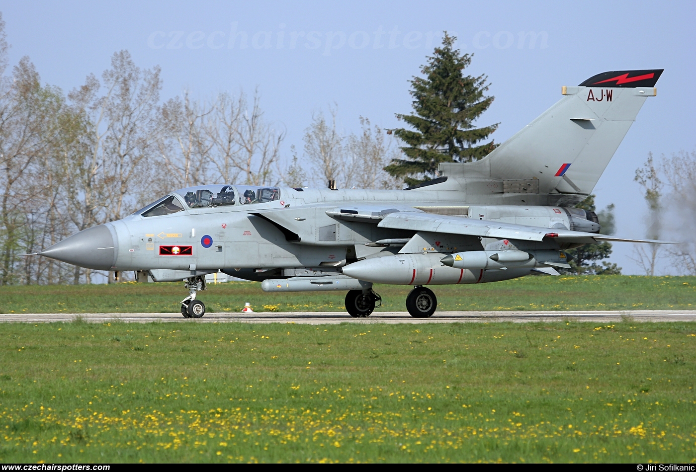 UK - Air Force – Panavia Tornado GR4 082/AJ W/Z