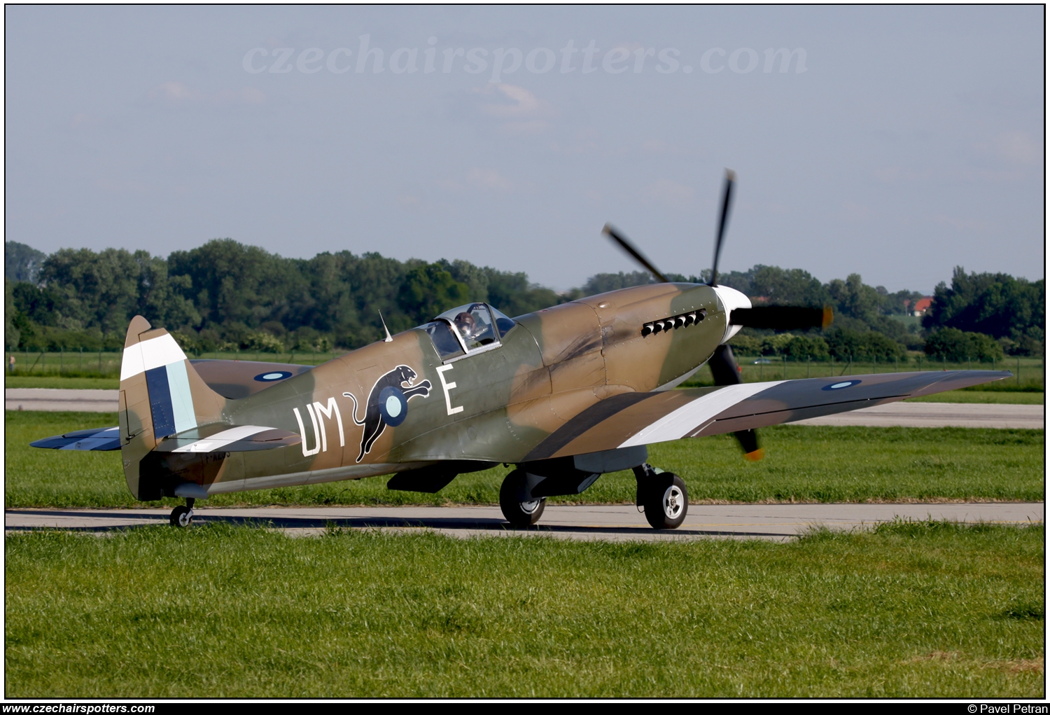 Jacquard collection – Supermarine Spitfire Mk XIX F-AZJS/ PS890/ UM-E