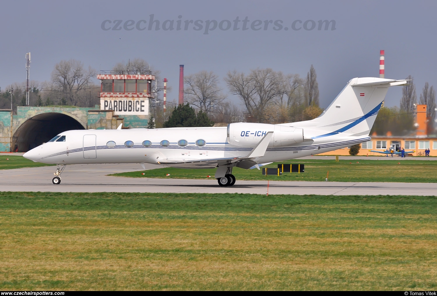 private &ndash; Gulfstream Aerospace Gulfstream G450 4104