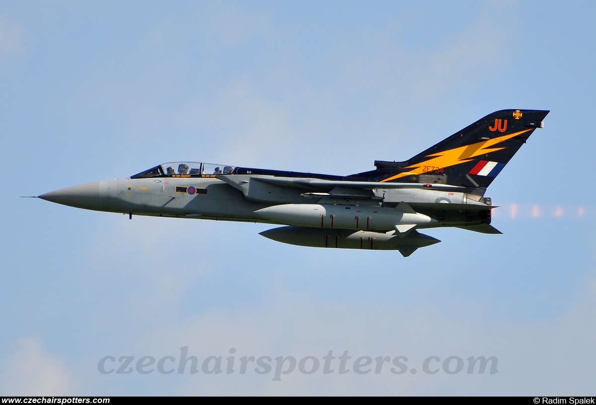 UK - Air Force – Panavia Tornado F3 ZE734 / JU