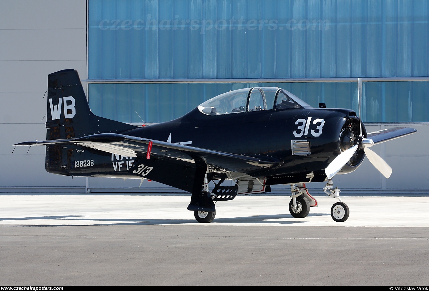 private – North American T-28D Trojan N313WB / WB-313