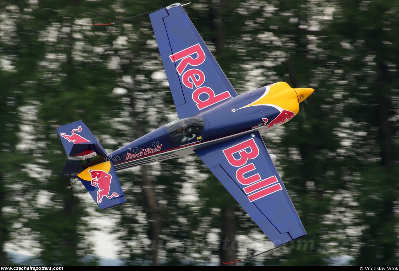 Red Bull Racing Team &ndash; Extra EA-300SR HA-BES