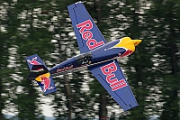 Red Bull Racing Team – Extra EA-300SR HA-BES