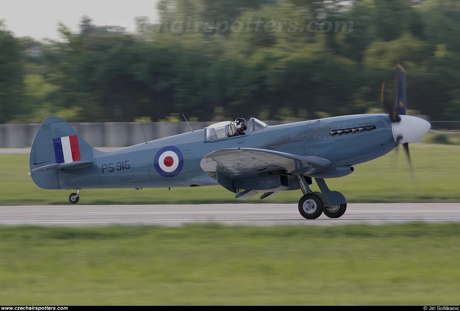 UK - Air Force – Supermarine Spitfire Mk PR XIX PS915