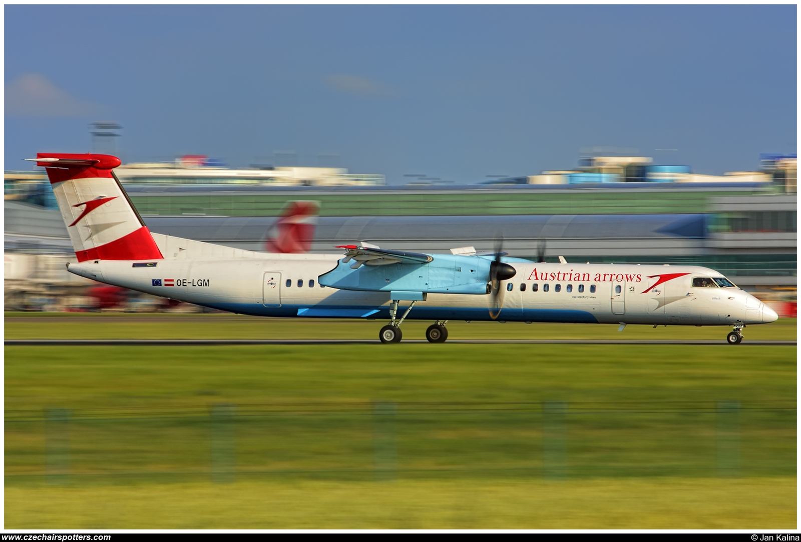 Austrian Arrows ( TYR / OS ) &ndash; De Havilland Canada DHC-8-402Q Dash 8 OE-LGM