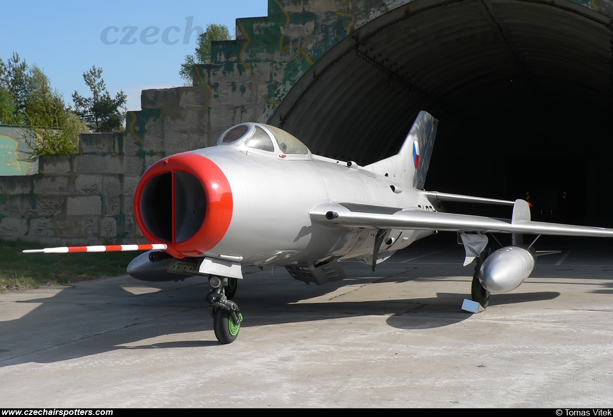 Czechoslovakia - Air Force – Mikoyan-Gurevich MiG-19 Farmer A 0407