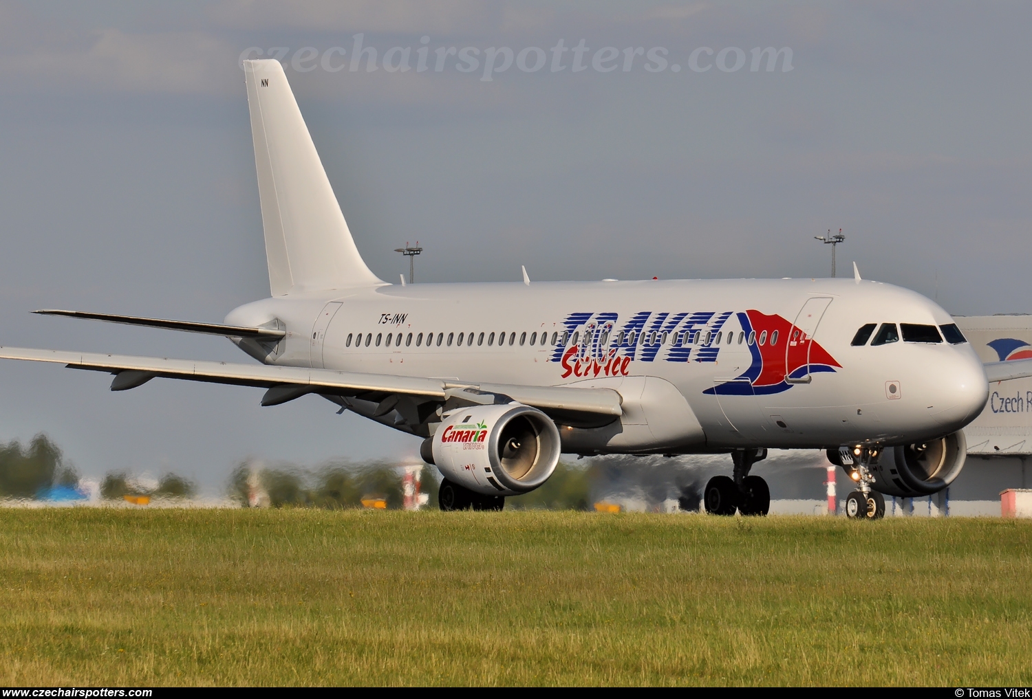 Travel Service &ndash; Airbus A320-212 TS-INN