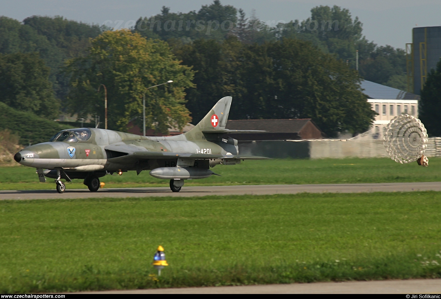 Swiss Hunter Team – Hawker Hunter T68 HB-RVR / J-4201