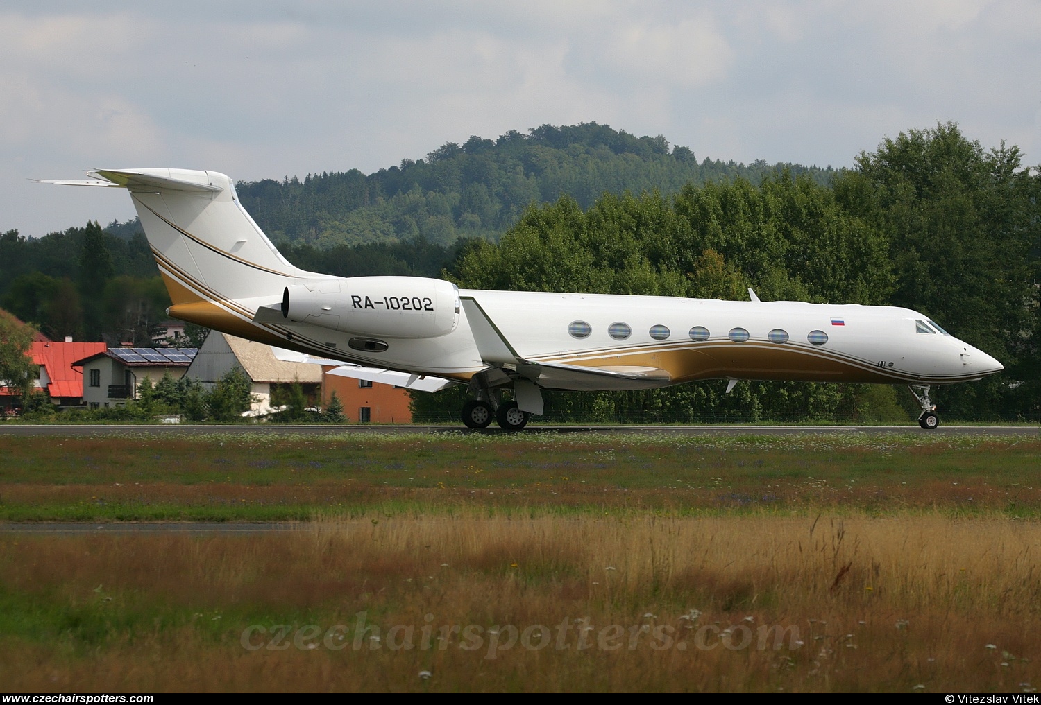 private &ndash; Gulfstream Aerospace Gulfstream G550 RA-10202