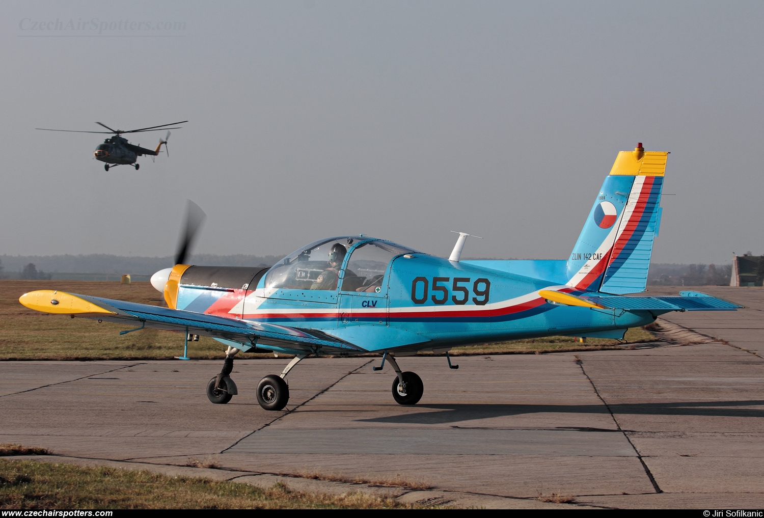 LOM Praha - CLV &ndash; Zlin Z-142CAF 0559