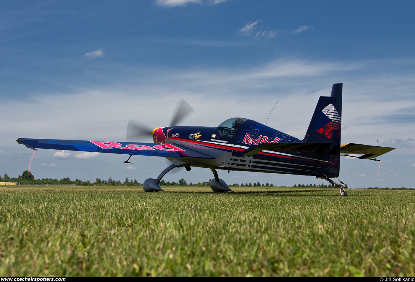 Red Bull Racing Team &ndash; Extra EA-300SR OK-SON