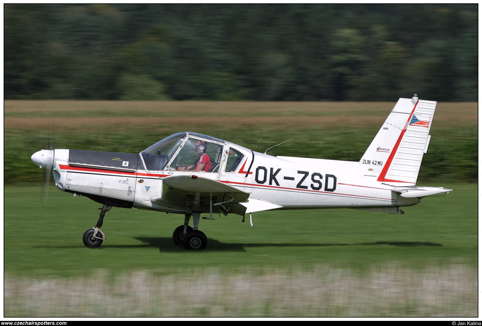 Aeroklub Ceske Republiky &ndash; Zlin Z-42MU OK-ZSD