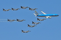 KLM Royal Dutch Airlines( KLM , KL ) – Boeing B737-8K5 PH-BXB