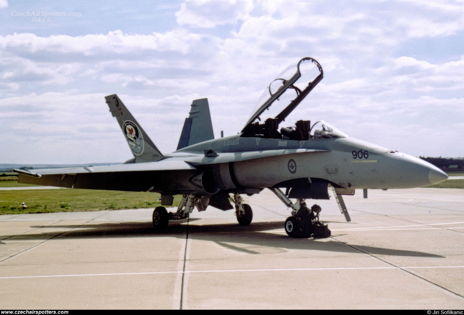 Canada - Air Force &ndash; McDonnell Douglas CF-188B Hornet (CF-18B) 188906