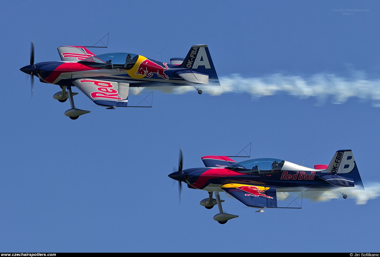 The Flying Bulls Duo – XtremeAir XA42 OK-FBA