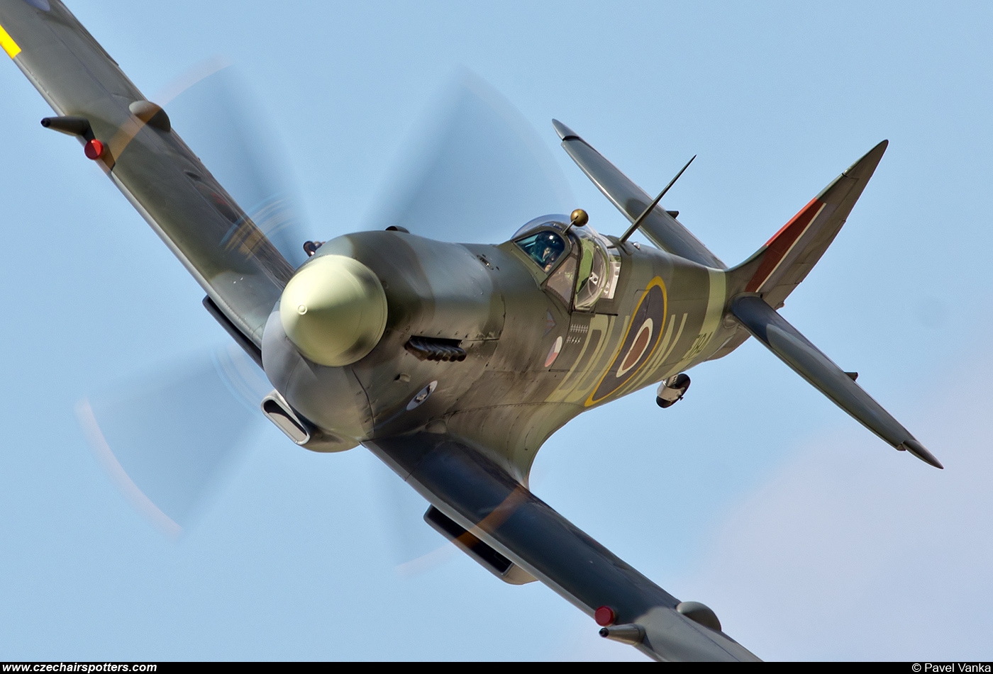 private – Supermarine Spitfire Mk XIVe G-MXVI