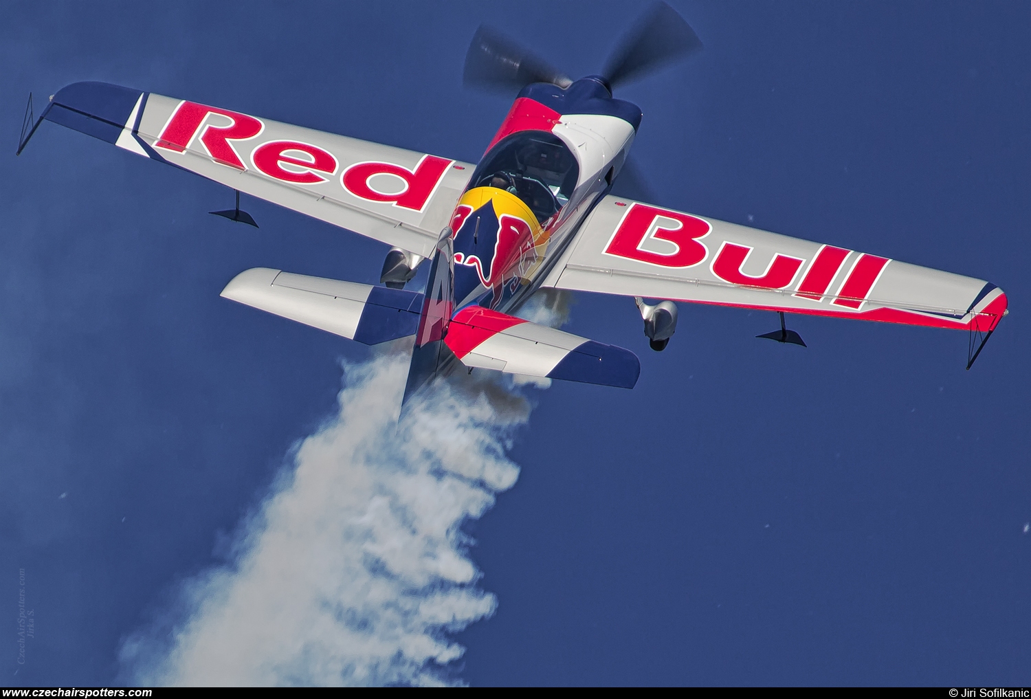 The Flying Bulls Duo – XtremeAir XA42 OK-FBA