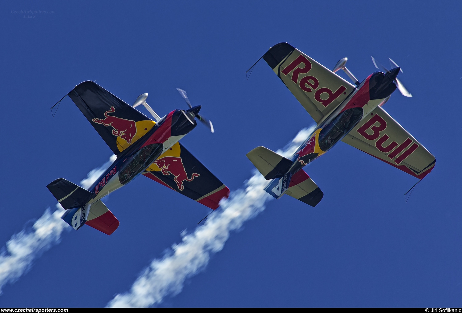 The Flying Bulls Duo – XtremeAir XA42 OK-FBB