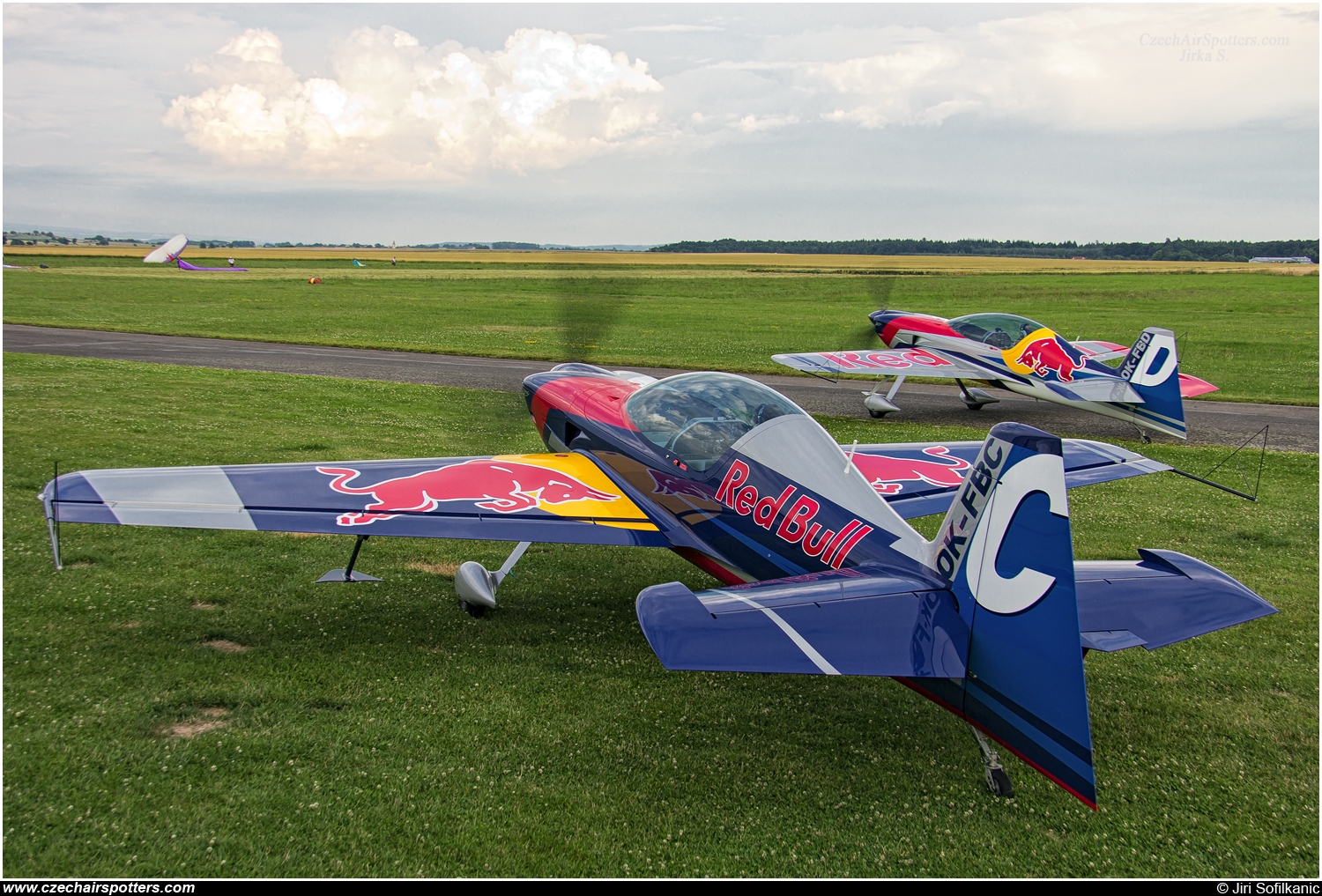 The Flying Bulls Duo – XtremeAir XA42 OK-FBC