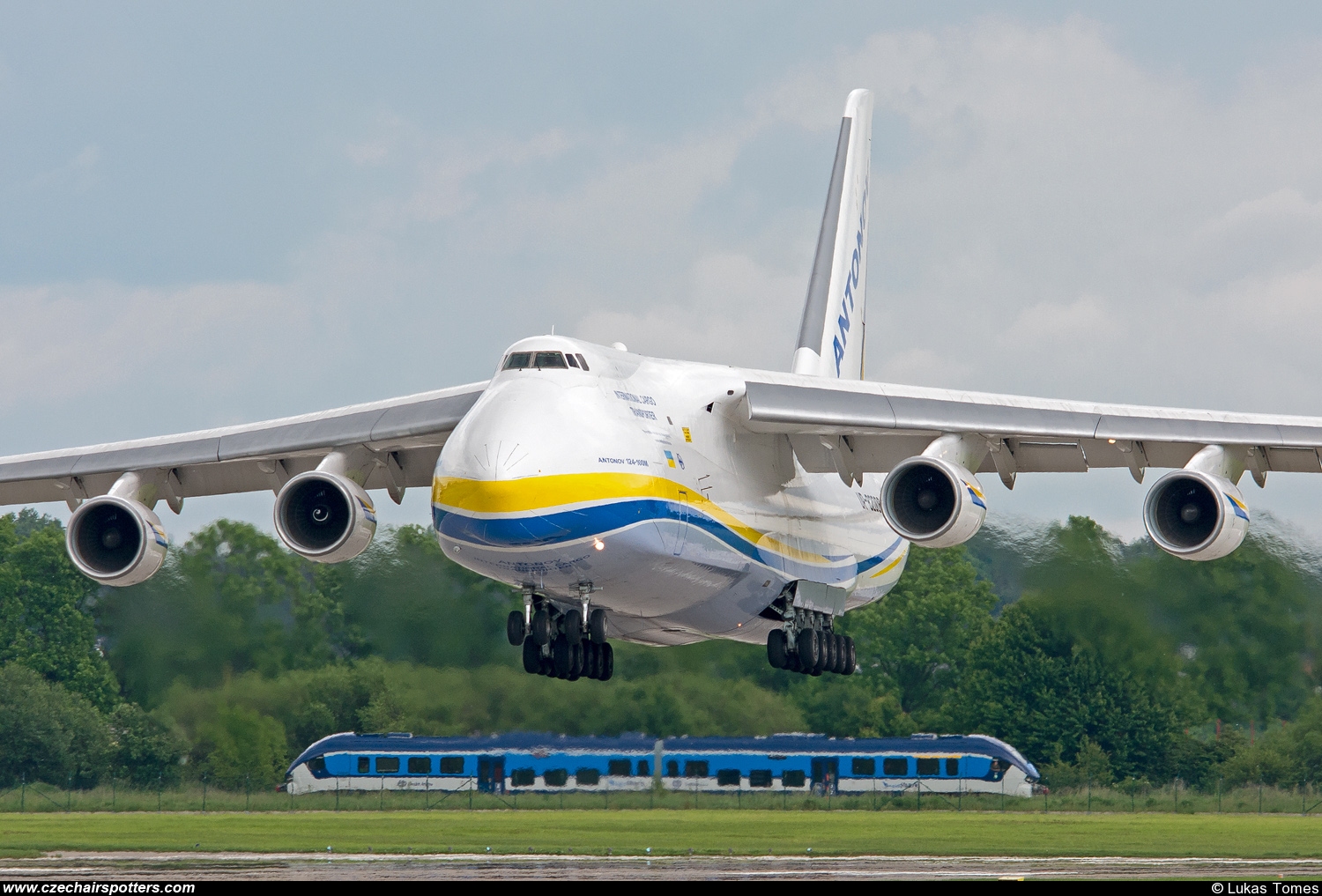 Antonov Design Bureau – Antonov An-124-100 Ruslan UR-82008
