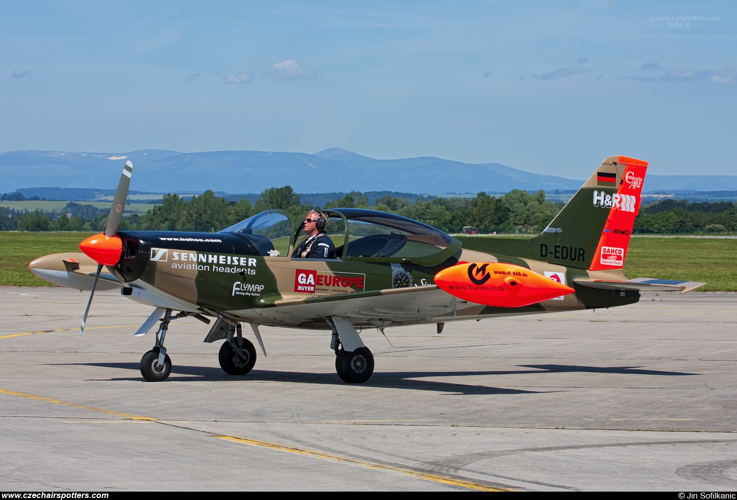 private – SIAI-Marchetti SF-260MB D-EDUR