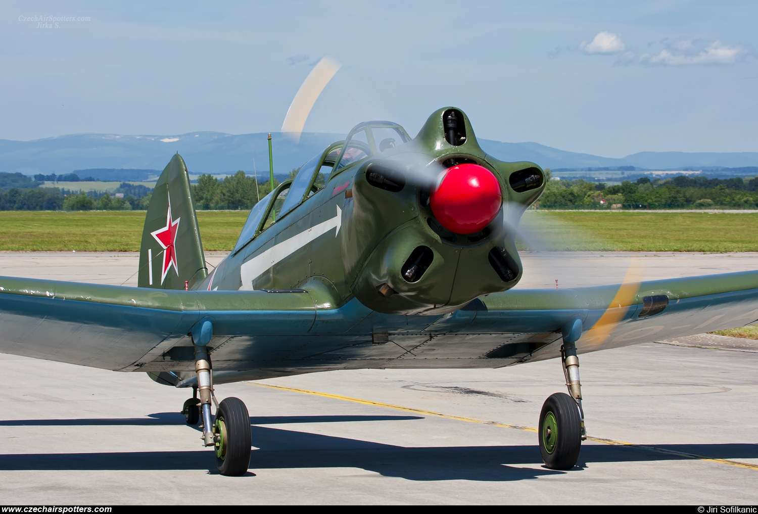 private &ndash; Yakovlev Yak-18T OO-IAK