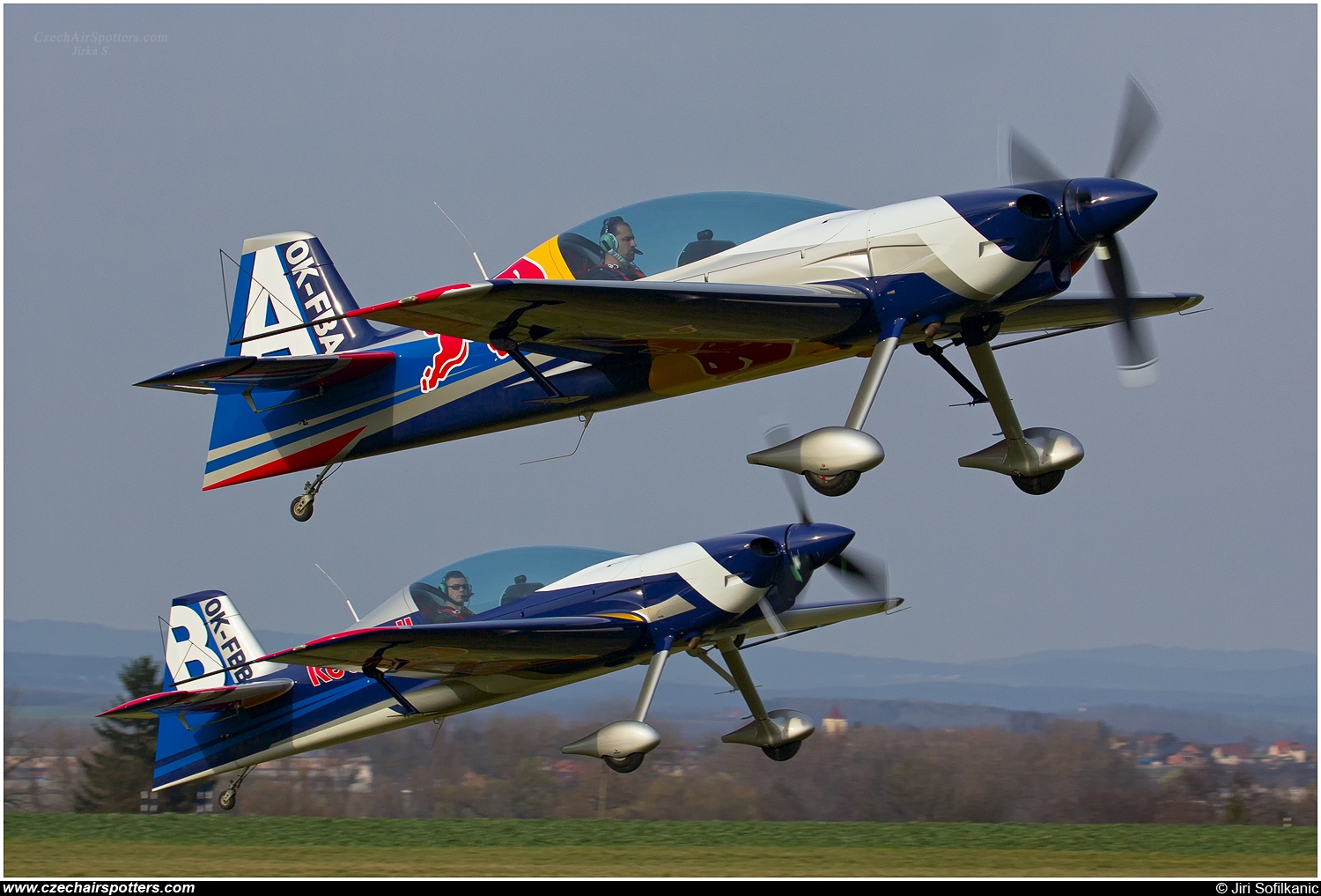 The Flying Bulls Duo – XtremeAir XA42 OK-FBA