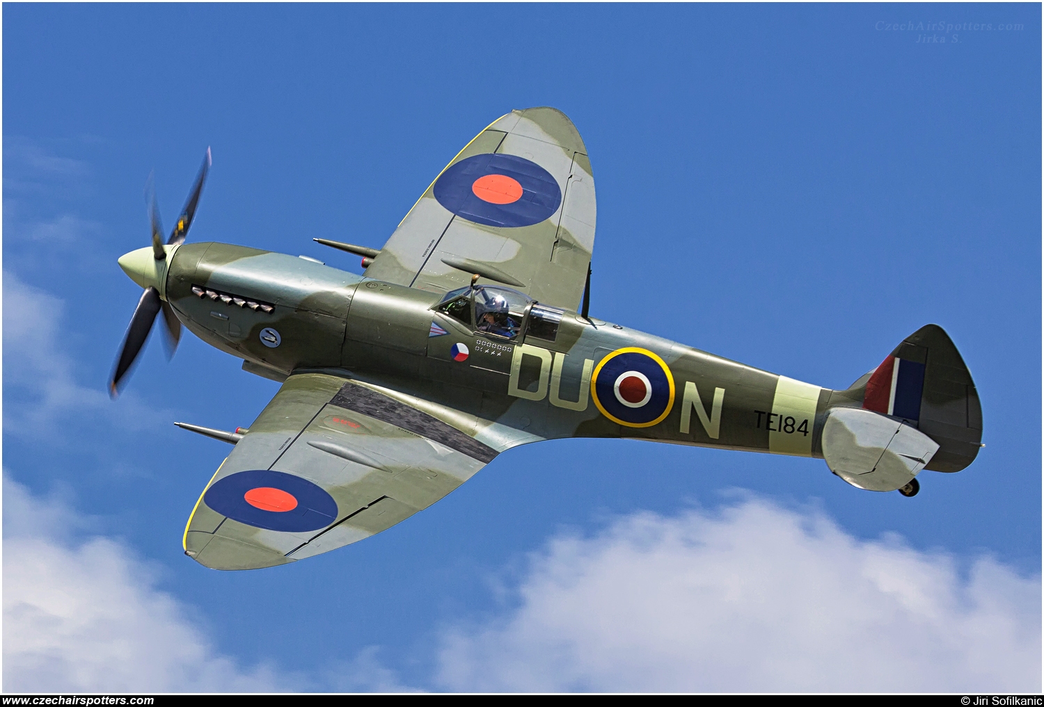 Old Flying Machine Company – Supermarine Spitfire Mk XVIE (type 361) DU-N/TE184
