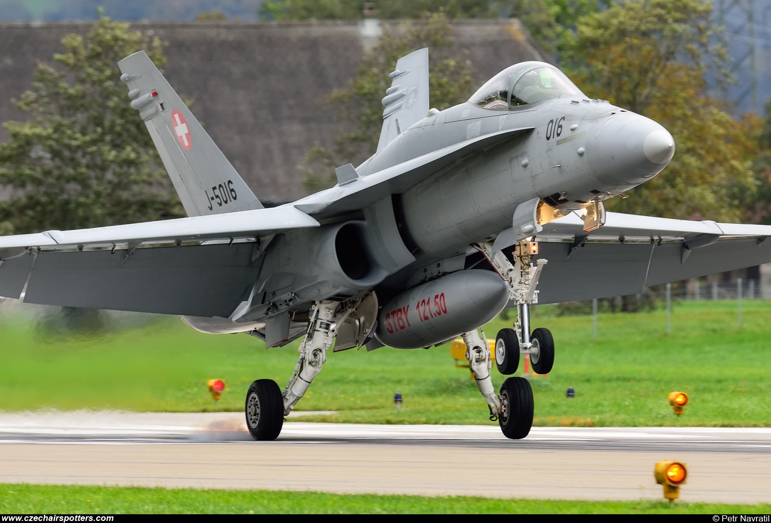 Switzerland - Air Force – McDonnell Douglas F/A-18C Hornet J-5016