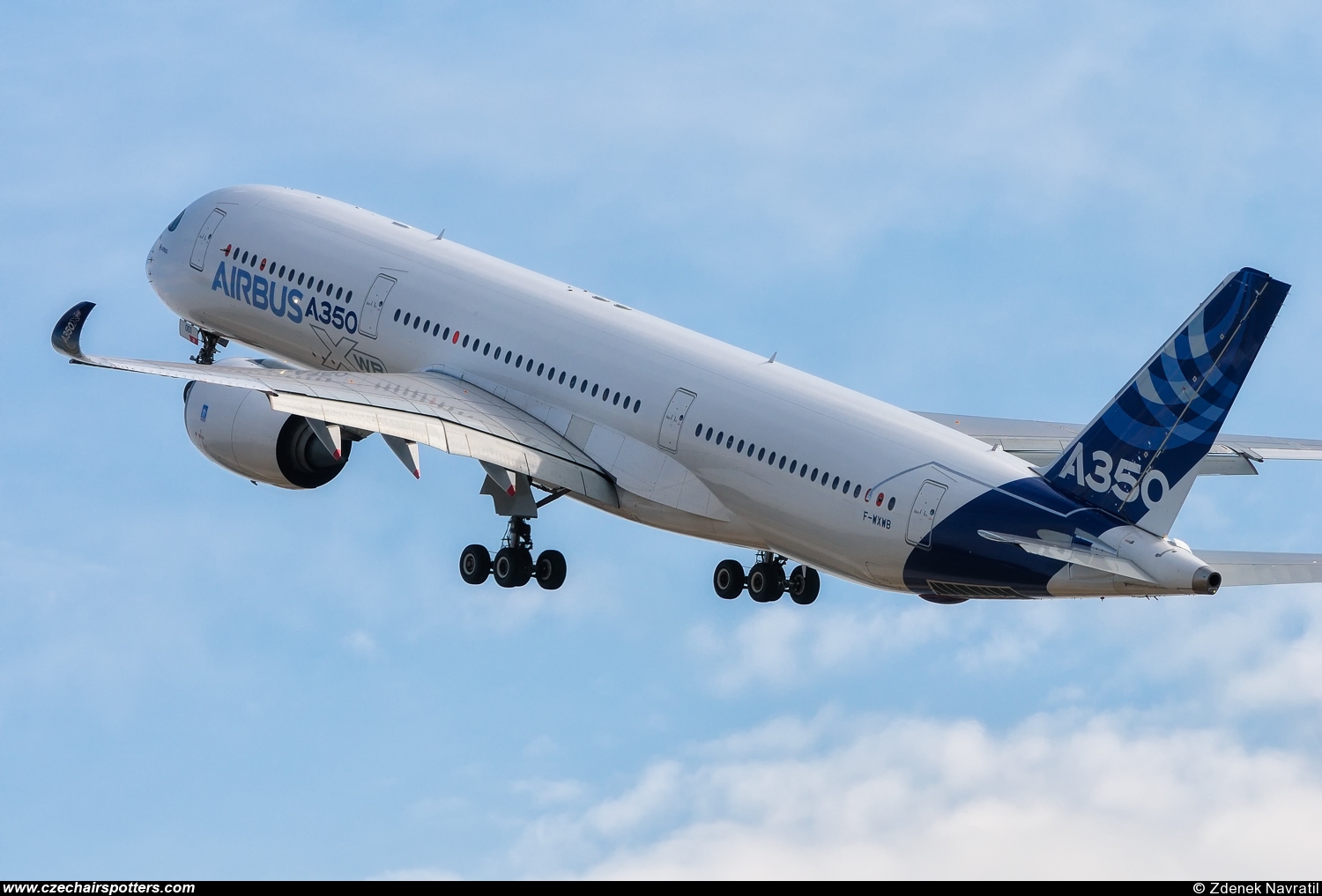Airbus Industrie &ndash; Airbus A350-900  F-WXWB