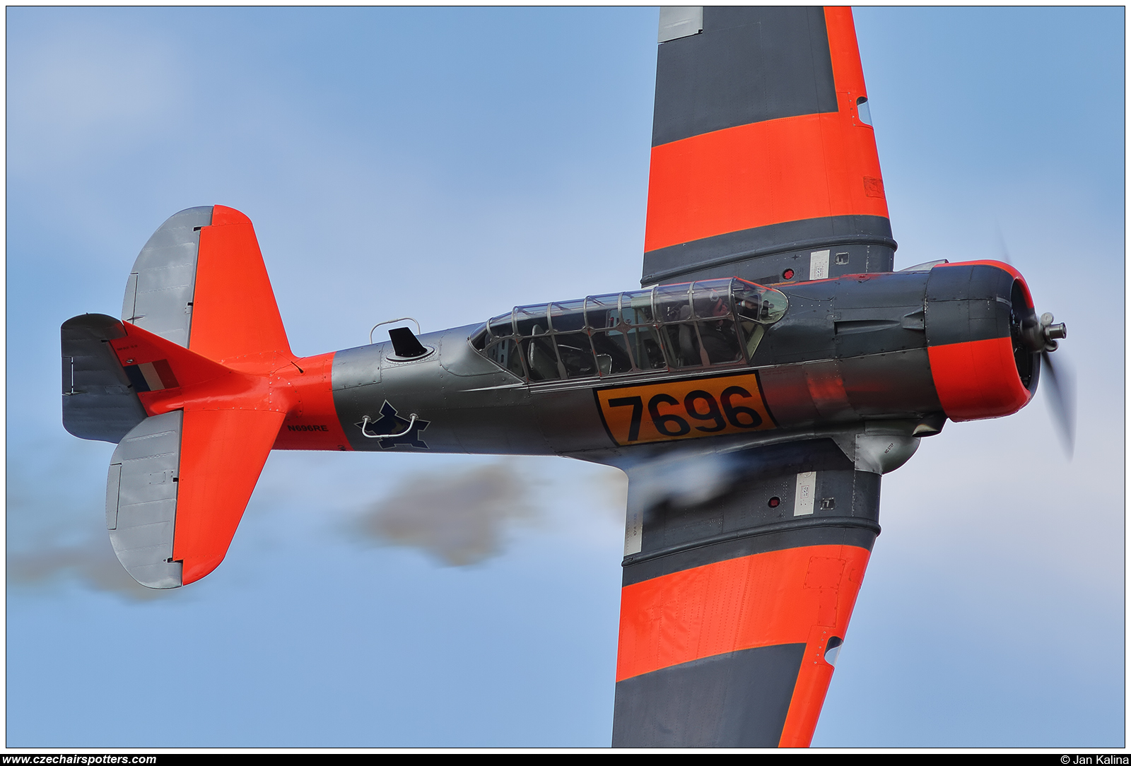 private &ndash; North American AT-6D Harvard IIA N696RE / 7696