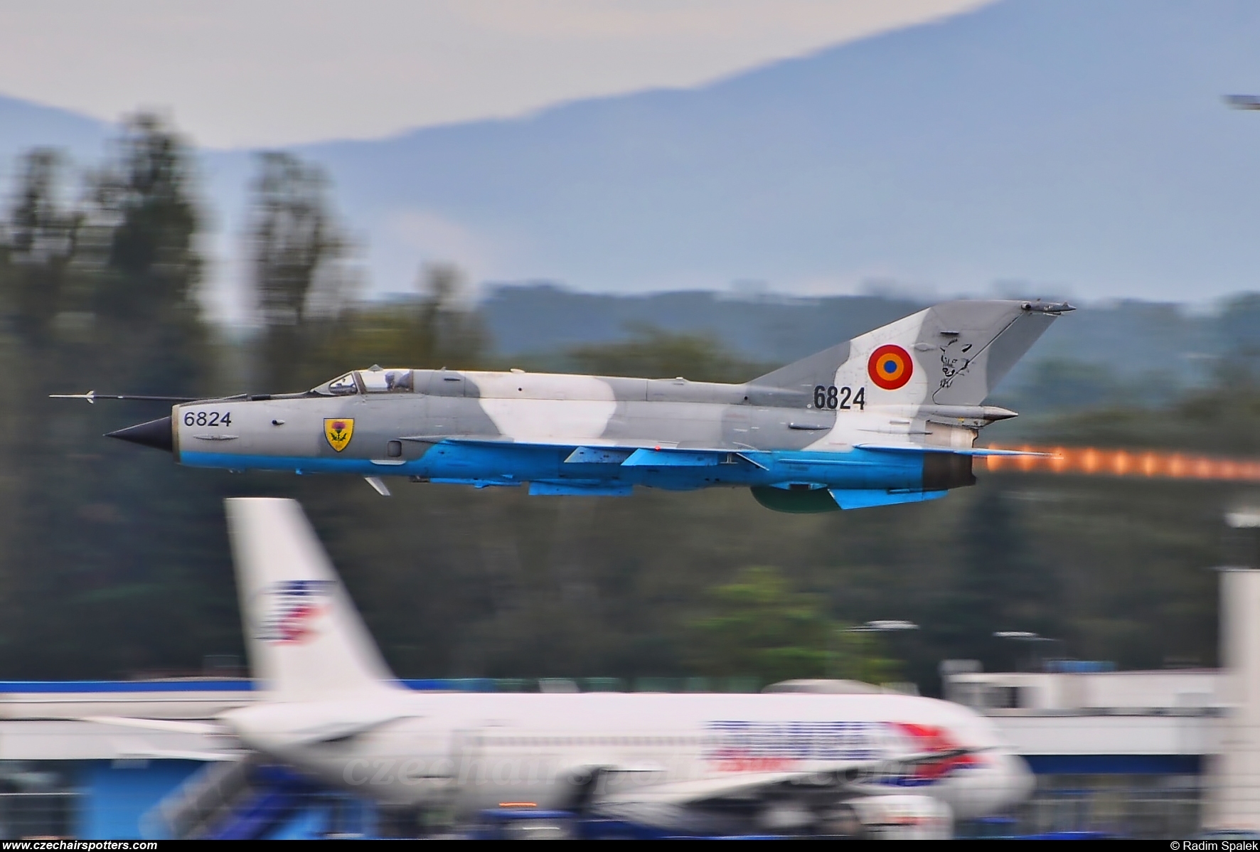 Romania - Air Force – Mikoyan-Gurevich MiG-21MF Lancer C 6824