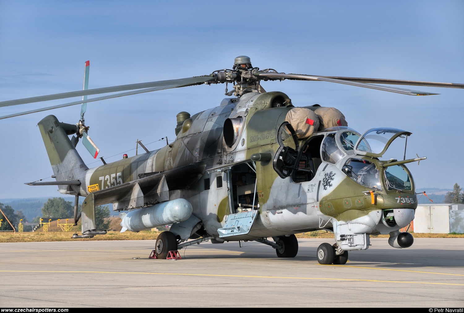 Czech - Air Force – Mil Mi-24V Hind 7355