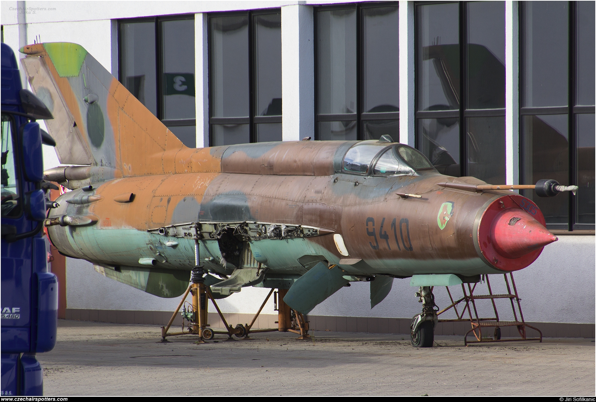 private – Mikoyan-Gurevich MiG-21MF 9410