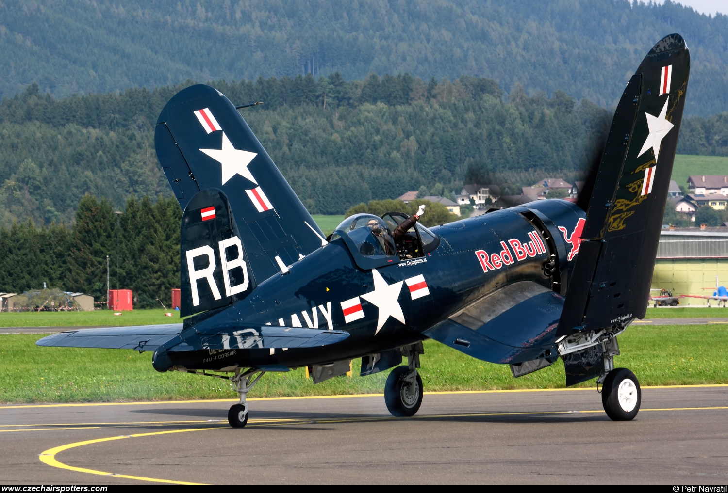 The Flying Bulls &ndash; Vought F4U-4 Corsair OE-EAS