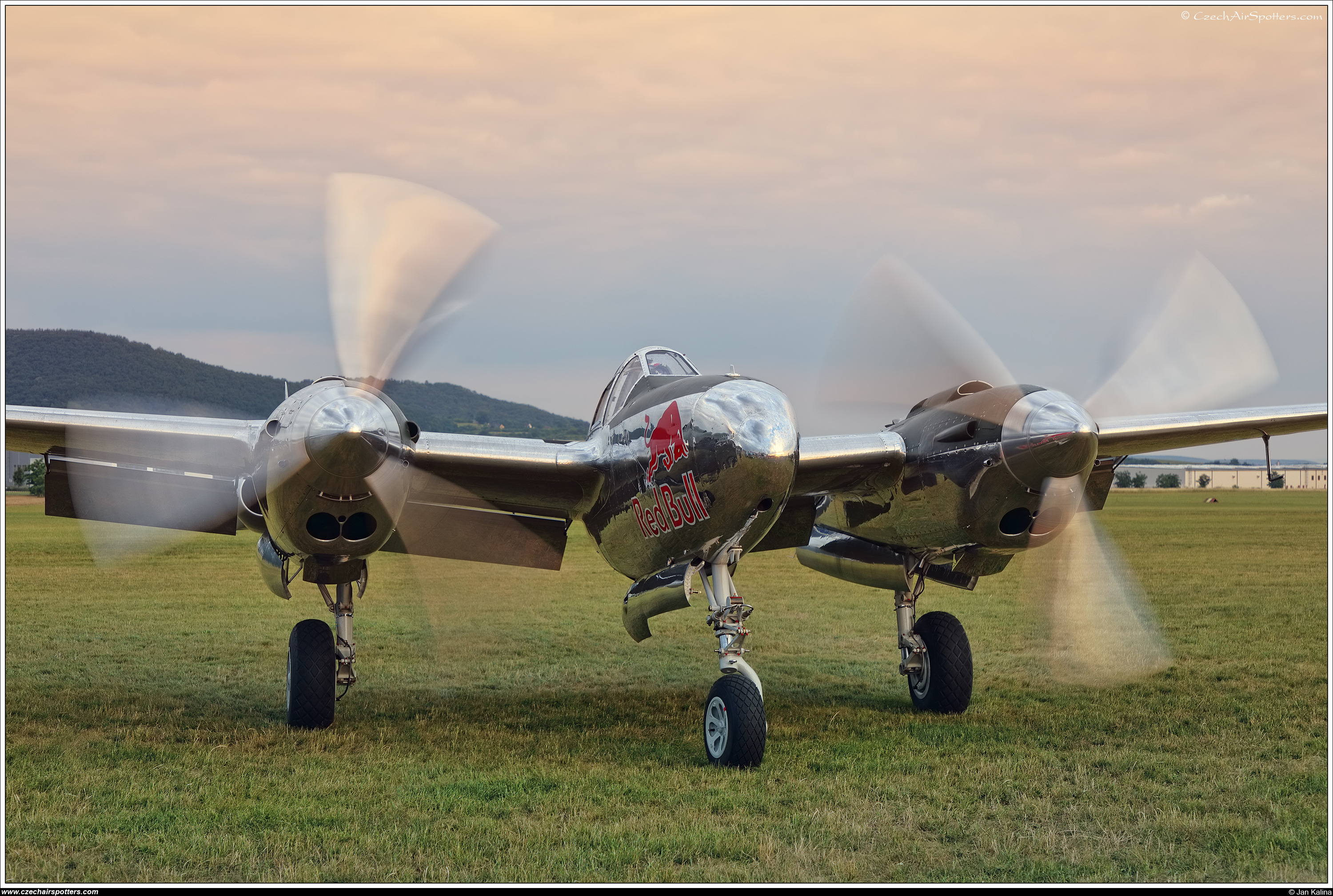 The Flying Bulls – Lockheed P-38L Lightning N25Y