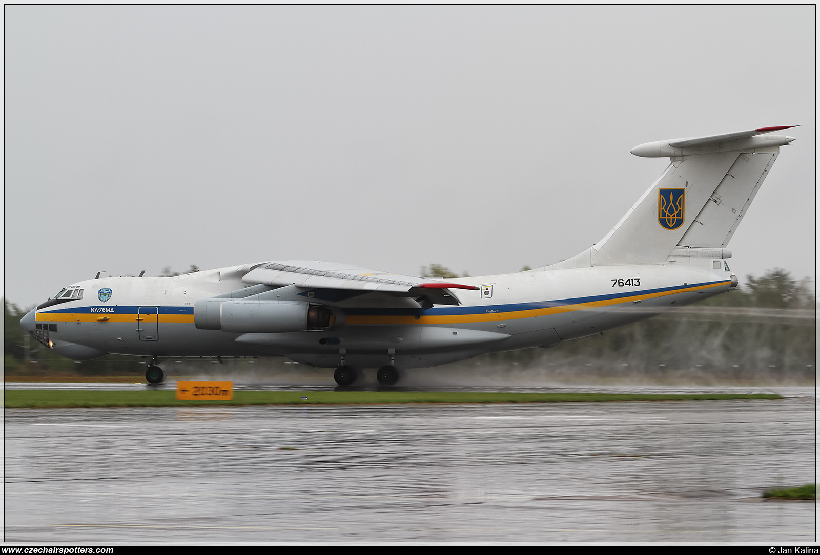 Ukraine - Air Force – Ilyushin Il-76MD 76413