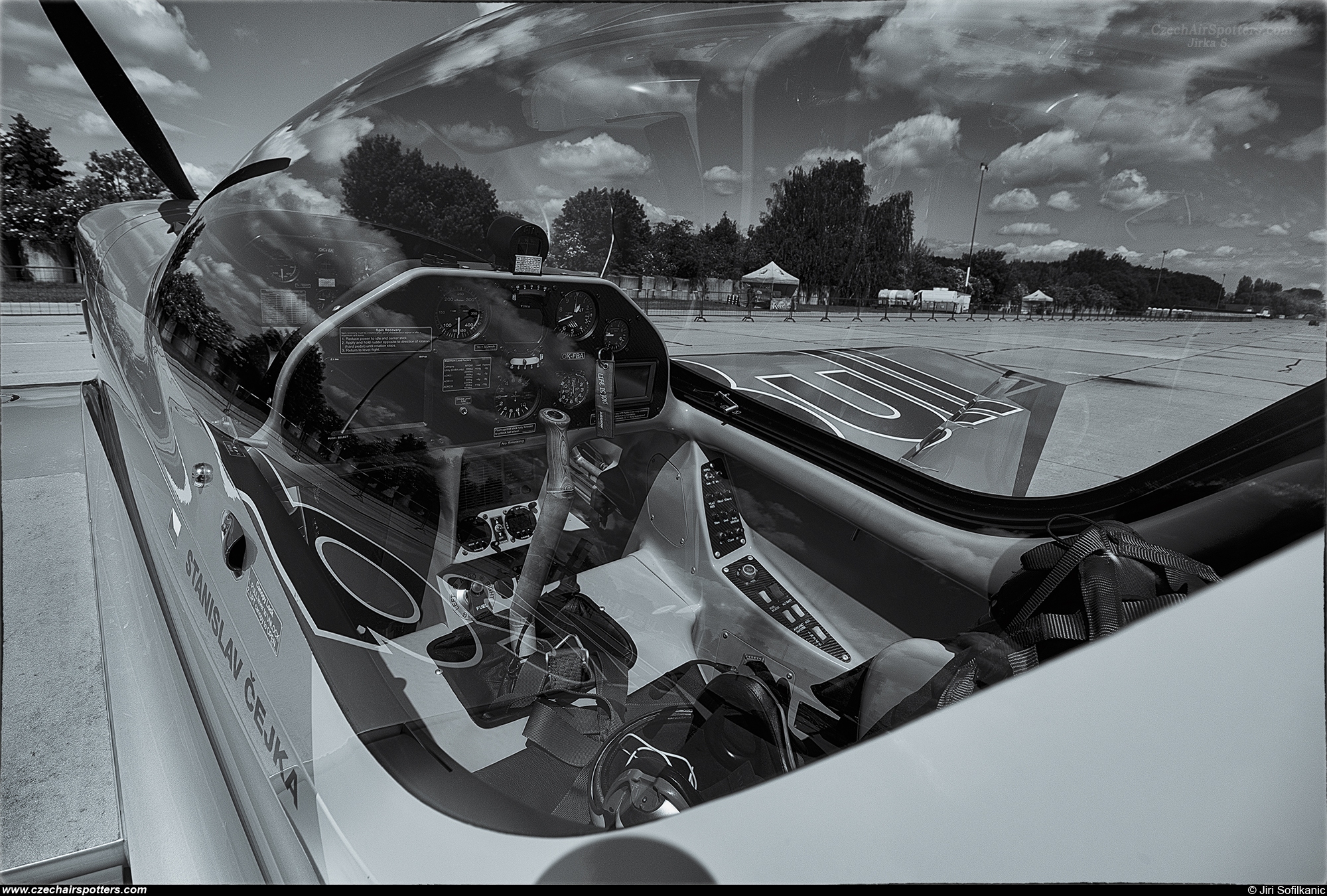 The Flying Bulls Aerobatics Team – XtremeAir XA42 OK-FBA
