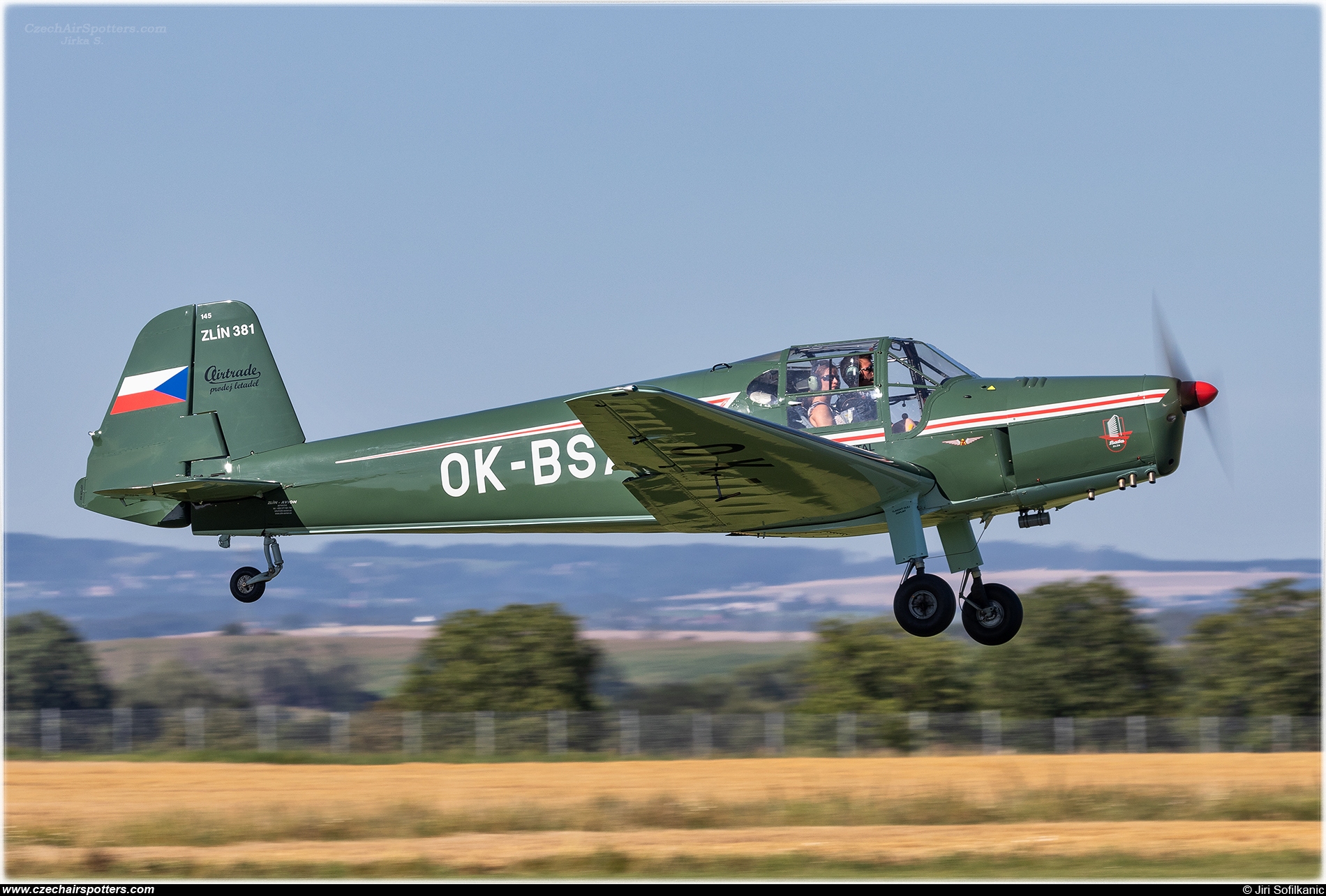 Airtrade – Zlin Z-381 (Bü 181) Basa OK-BSA
