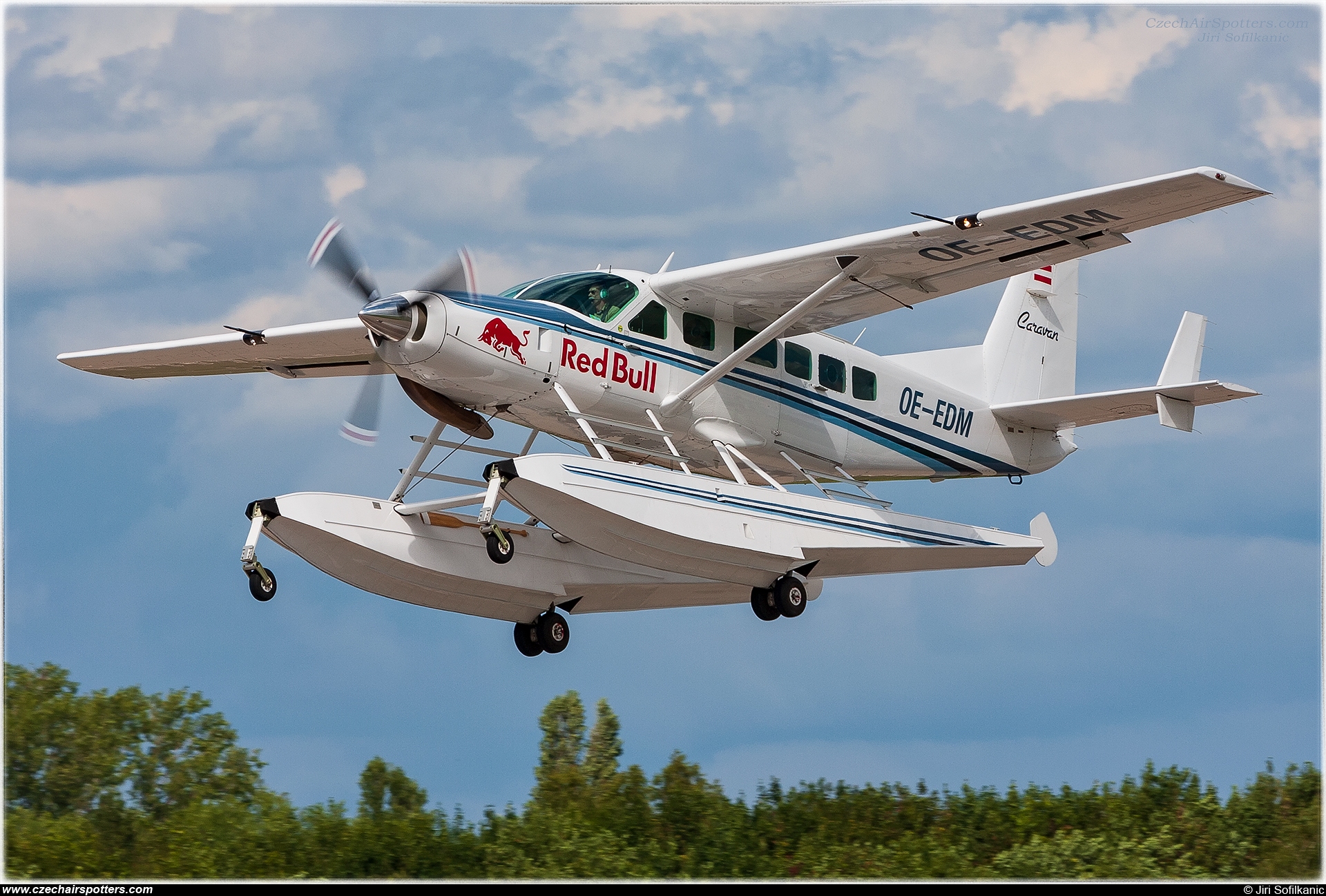 The Flying Bulls &ndash; Cessna 208A Caravan I OE-EDM