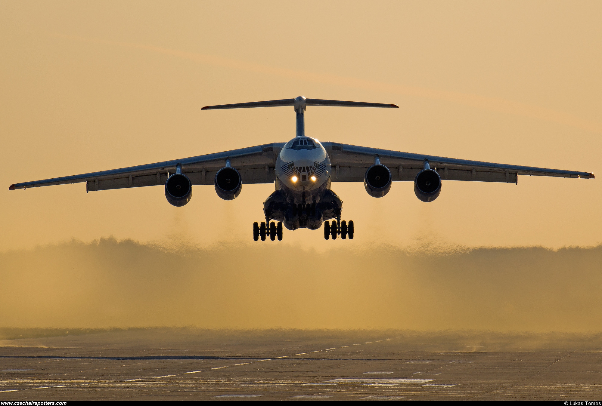 Silk Way Airlines ( AZQ / ZP ) – Ilyushin Il-76TD 4K-AZ101