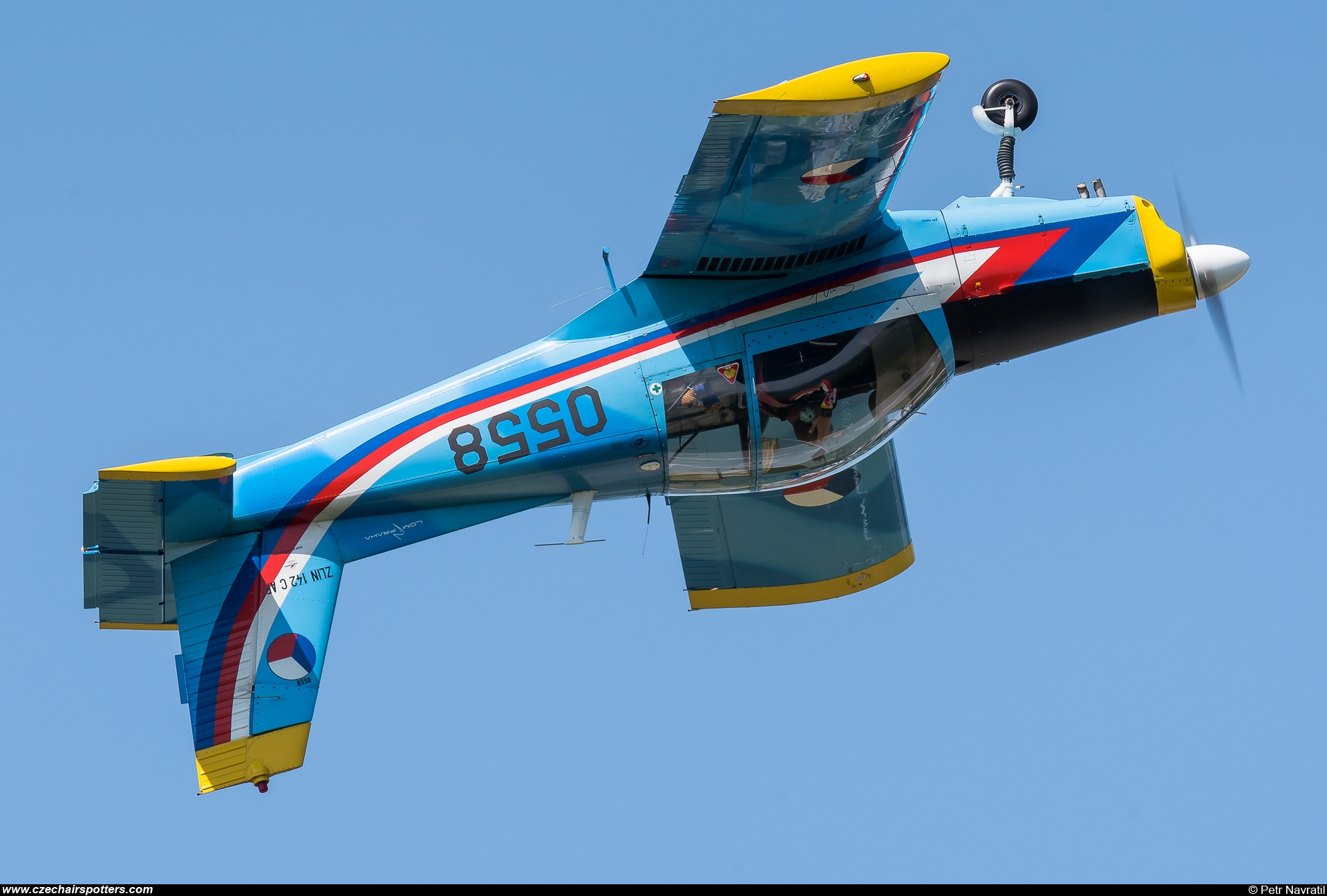 LOM Praha - CLV &ndash; Zlin Z-142CAF 0558