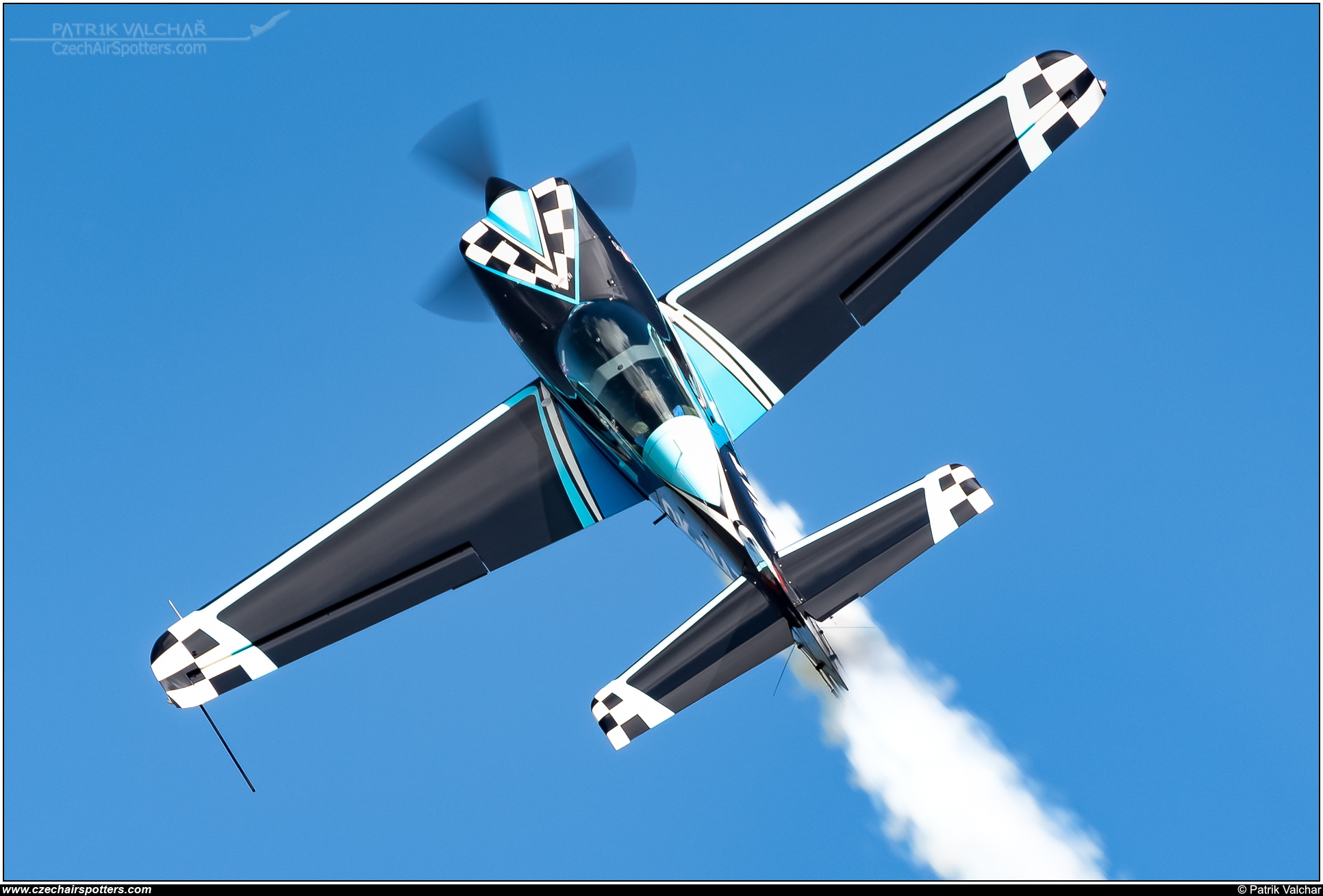 private &ndash; Extra EA-330LT OK-NAT